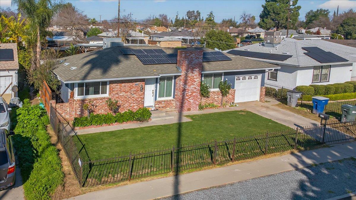 1524 W Fountain Way, Fresno, CA 93705