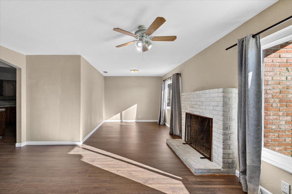 1524 W Fountain Way, Fresno, CA 93705