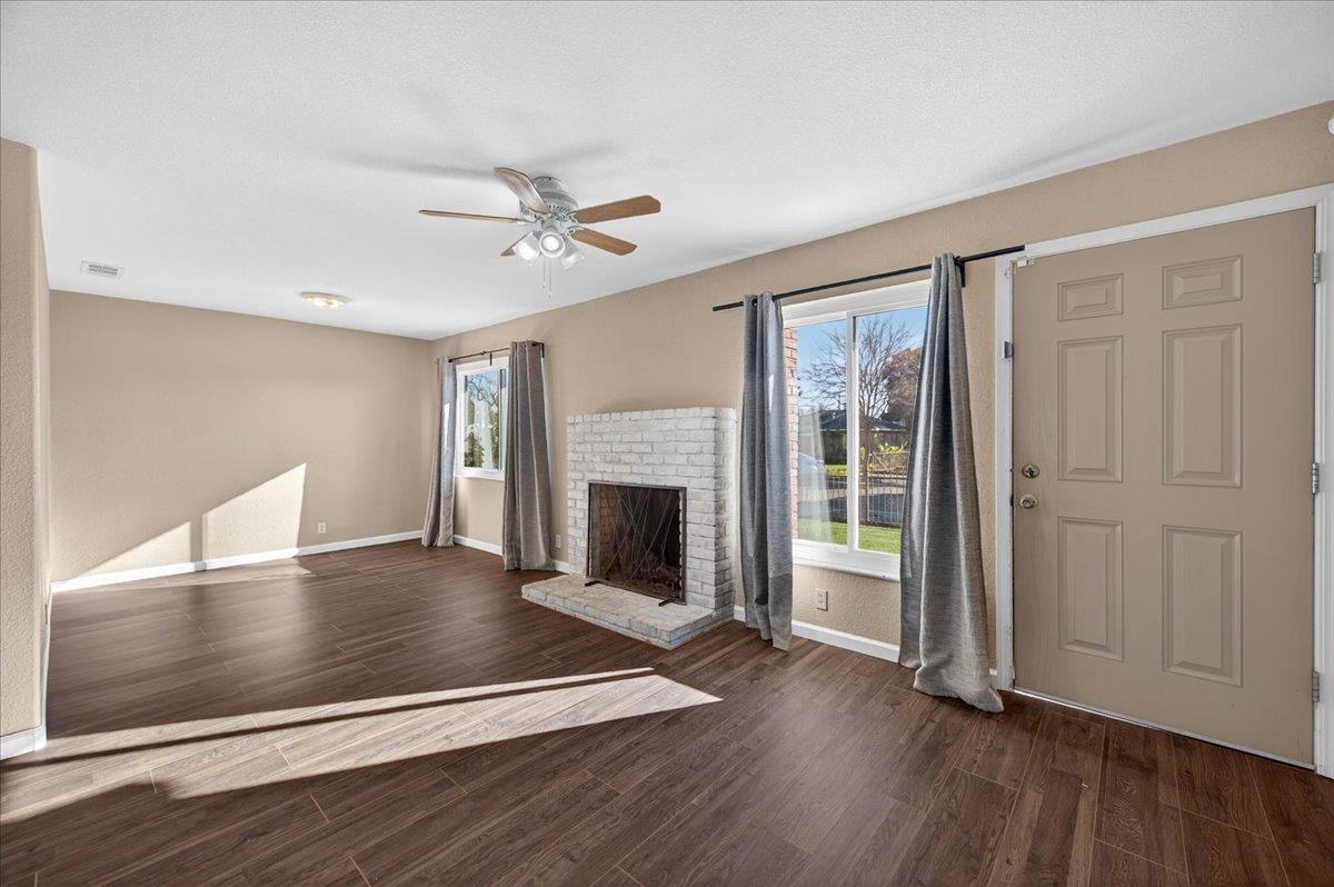 1524 W Fountain Way, Fresno, CA 93705