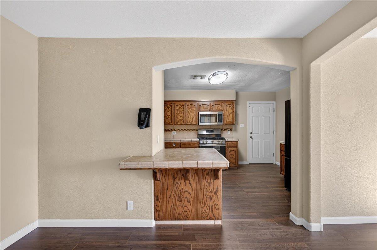 1524 W Fountain Way, Fresno, CA 93705