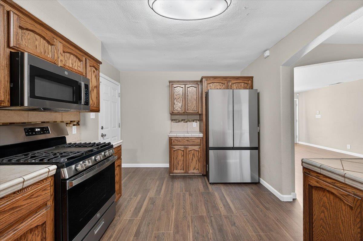 1524 W Fountain Way, Fresno, CA 93705