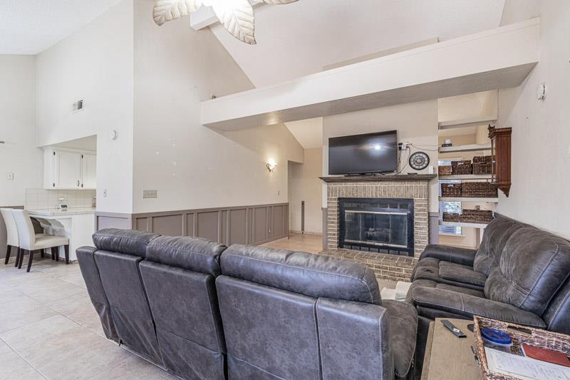 6549 N Cornelia Ave, Fresno, CA 93722