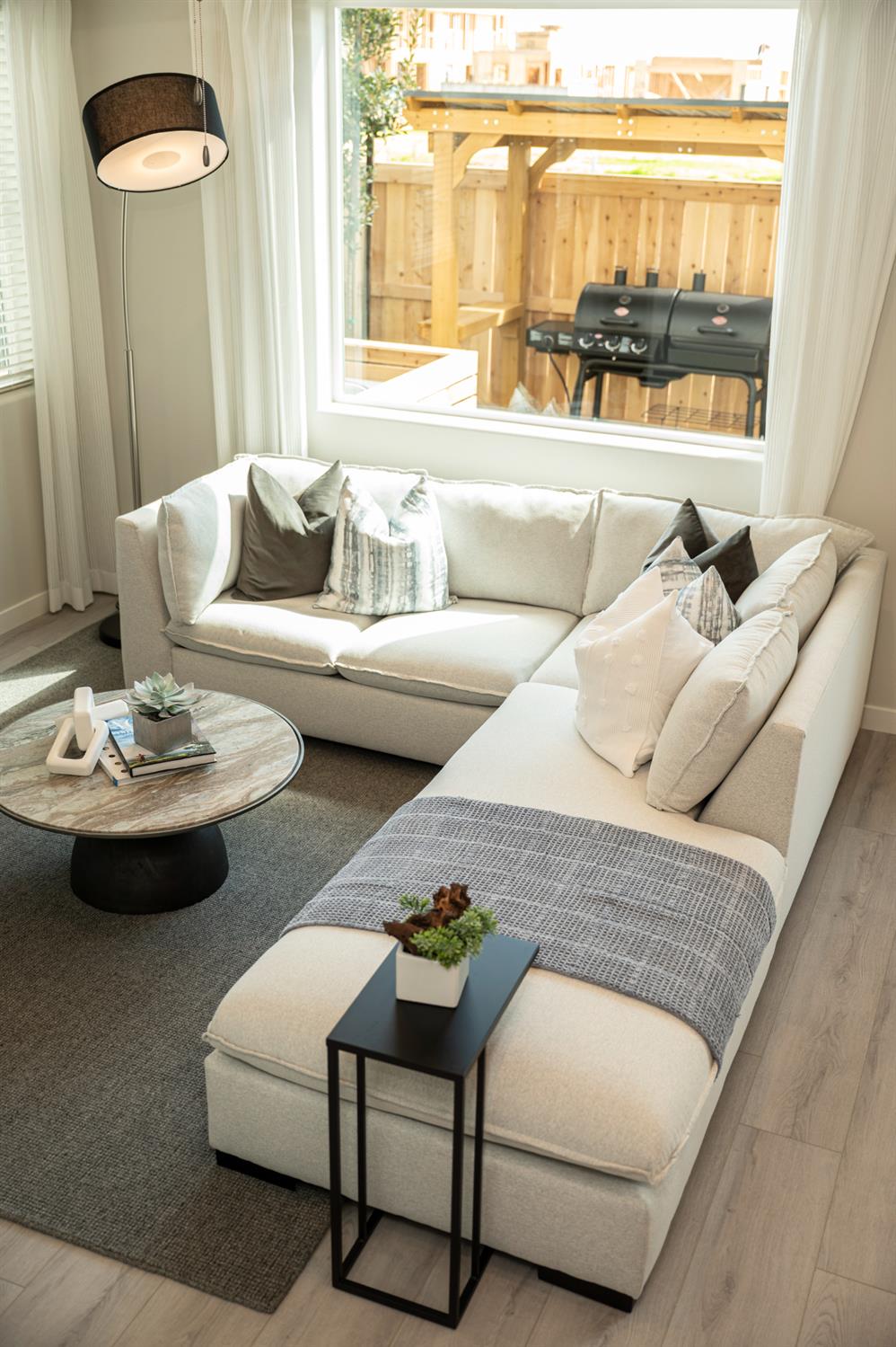 576 Ophelia Ave, Madera, CA 93636