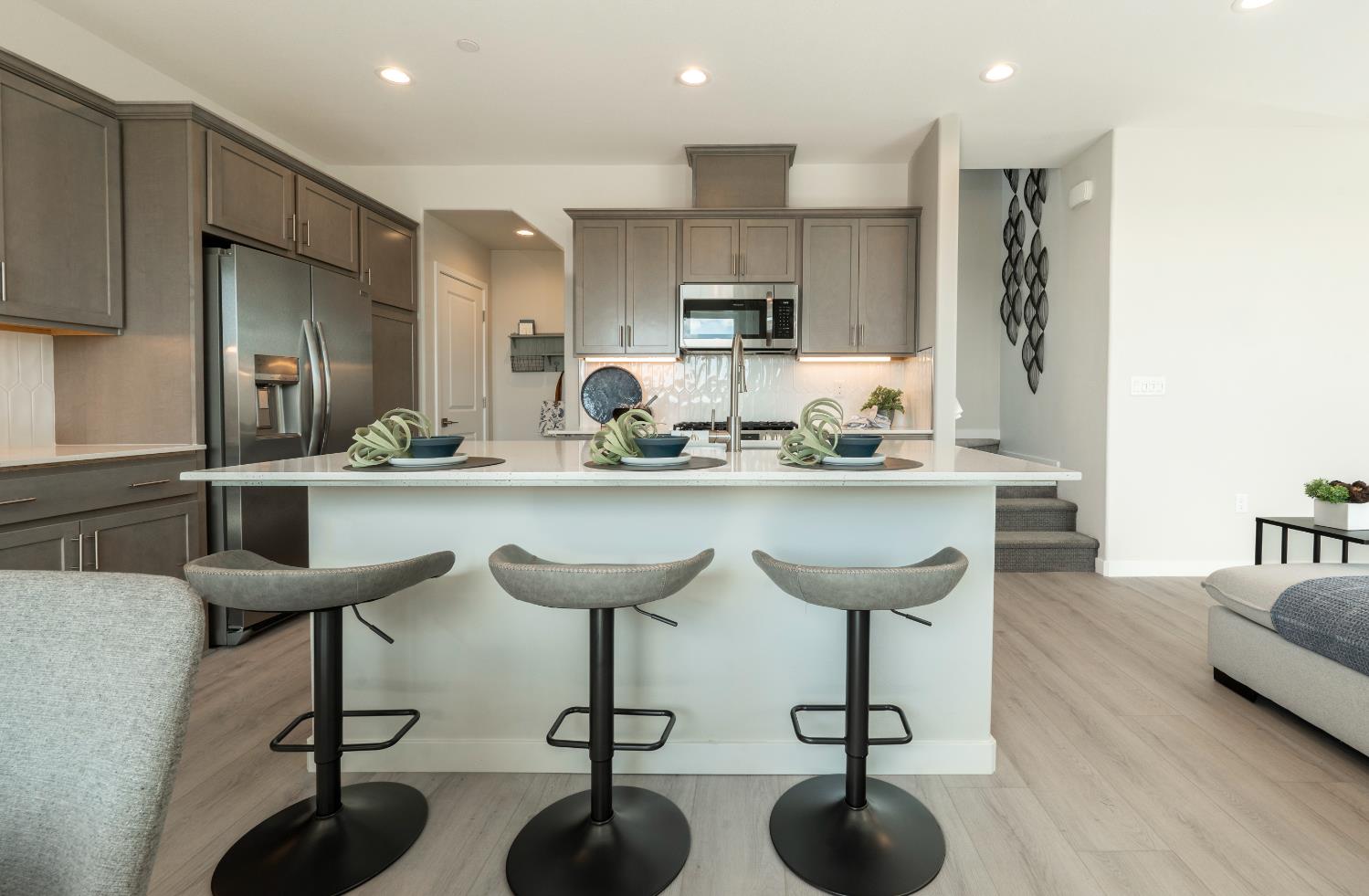 576 Ophelia Ave, Madera, CA 93636