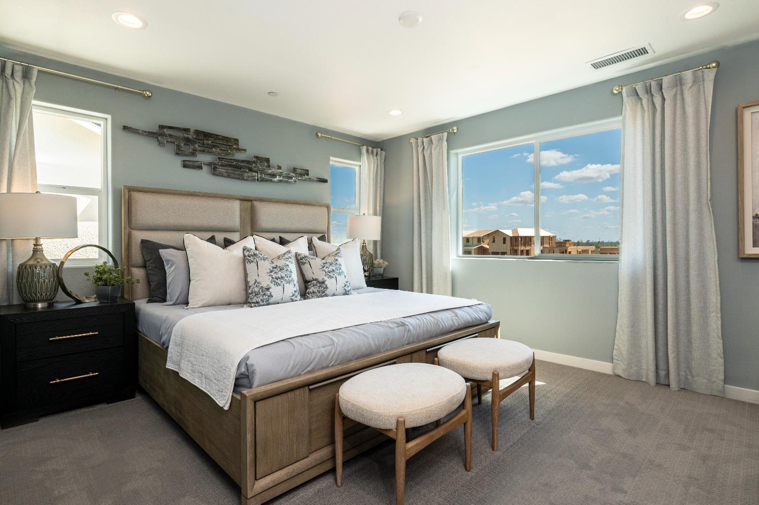 576 Ophelia Ave, Madera, CA 93636