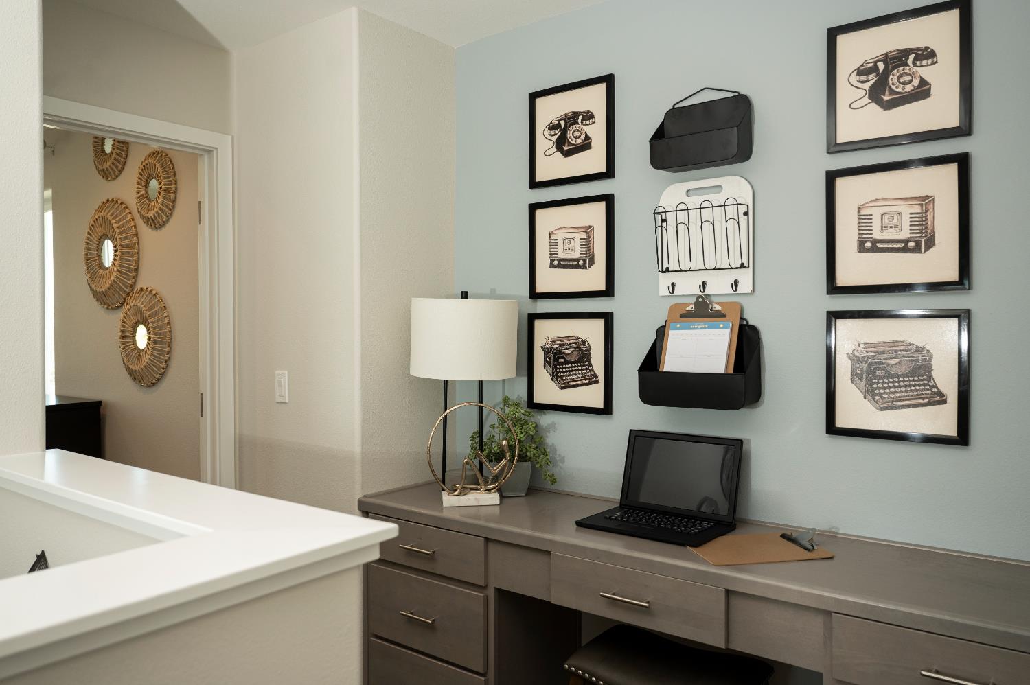 576 Ophelia Ave, Madera, CA 93636