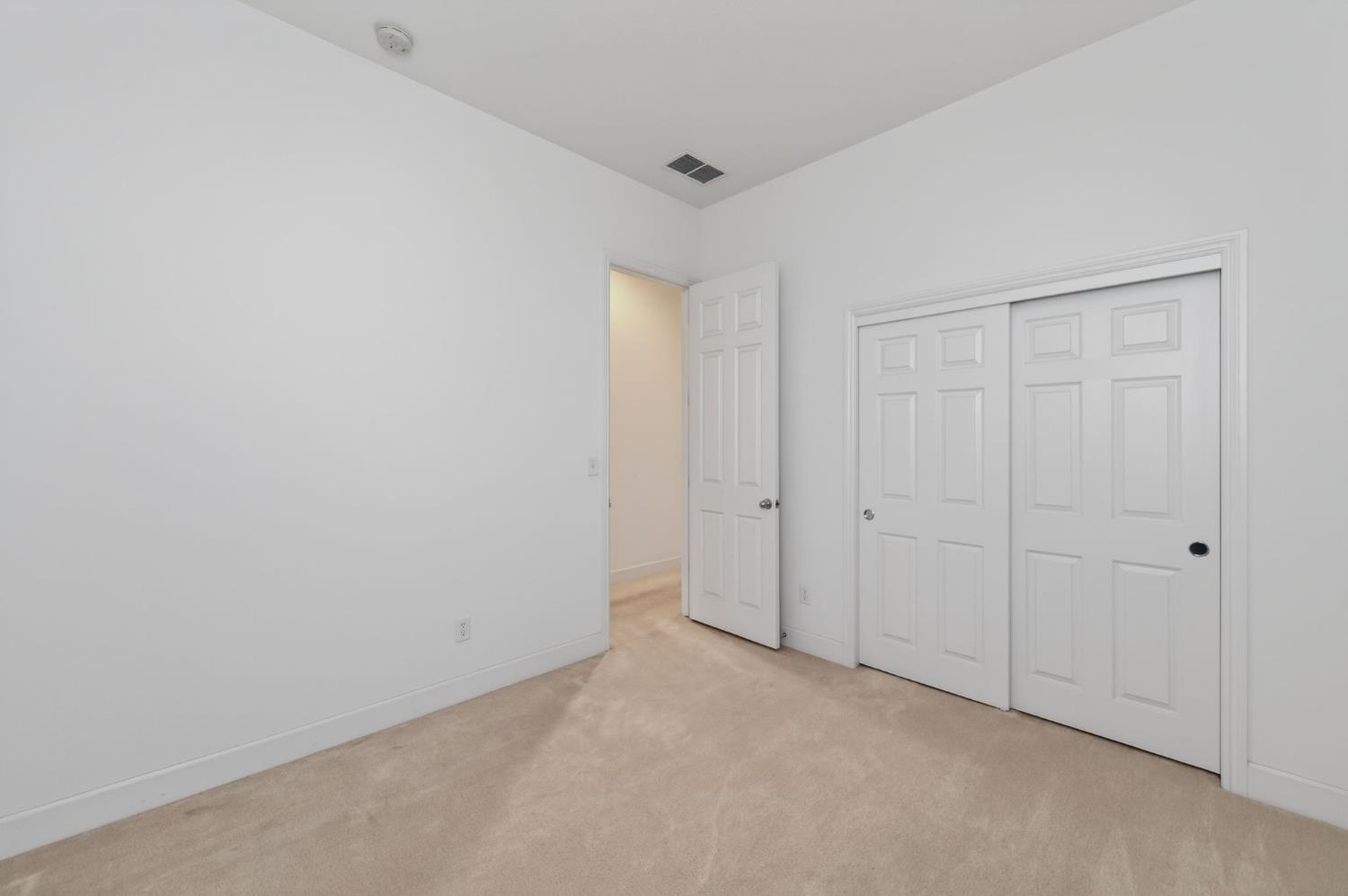 2445 Kaweah Ave, Clovis, CA 93619