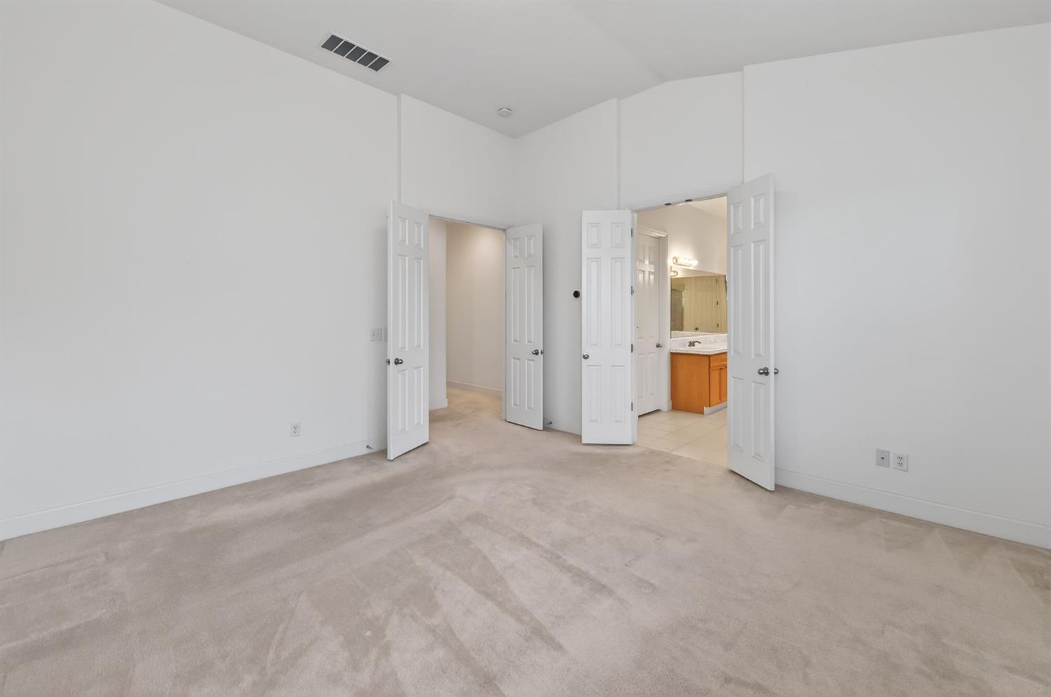 2445 Kaweah Ave, Clovis, CA 93619