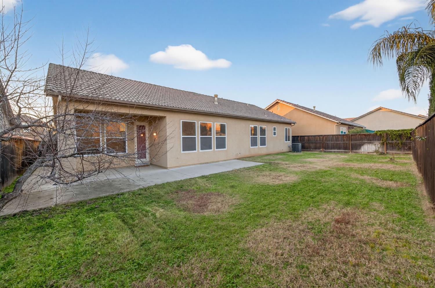 2445 Kaweah Ave, Clovis, CA 93619