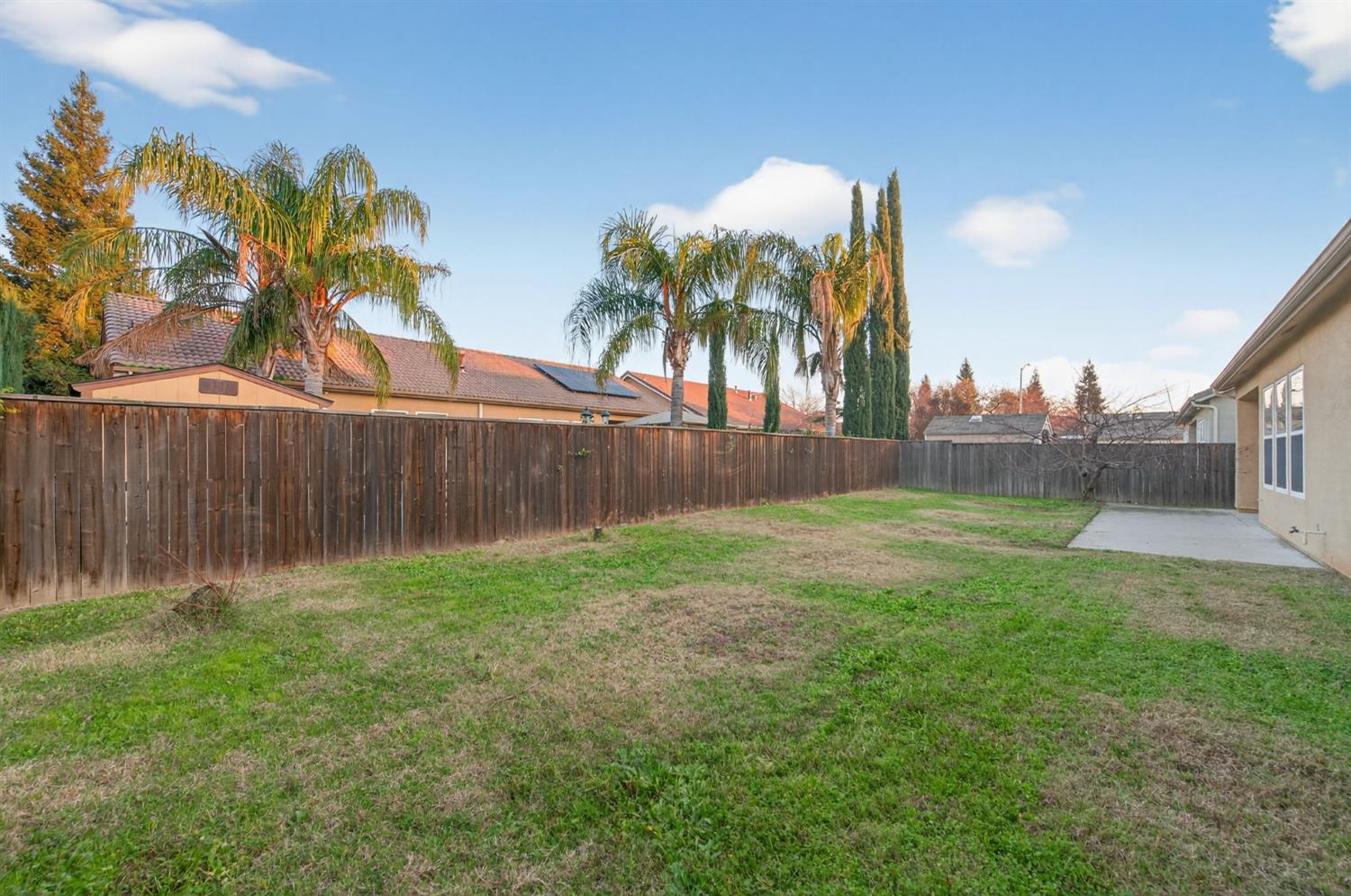 2445 Kaweah Ave, Clovis, CA 93619