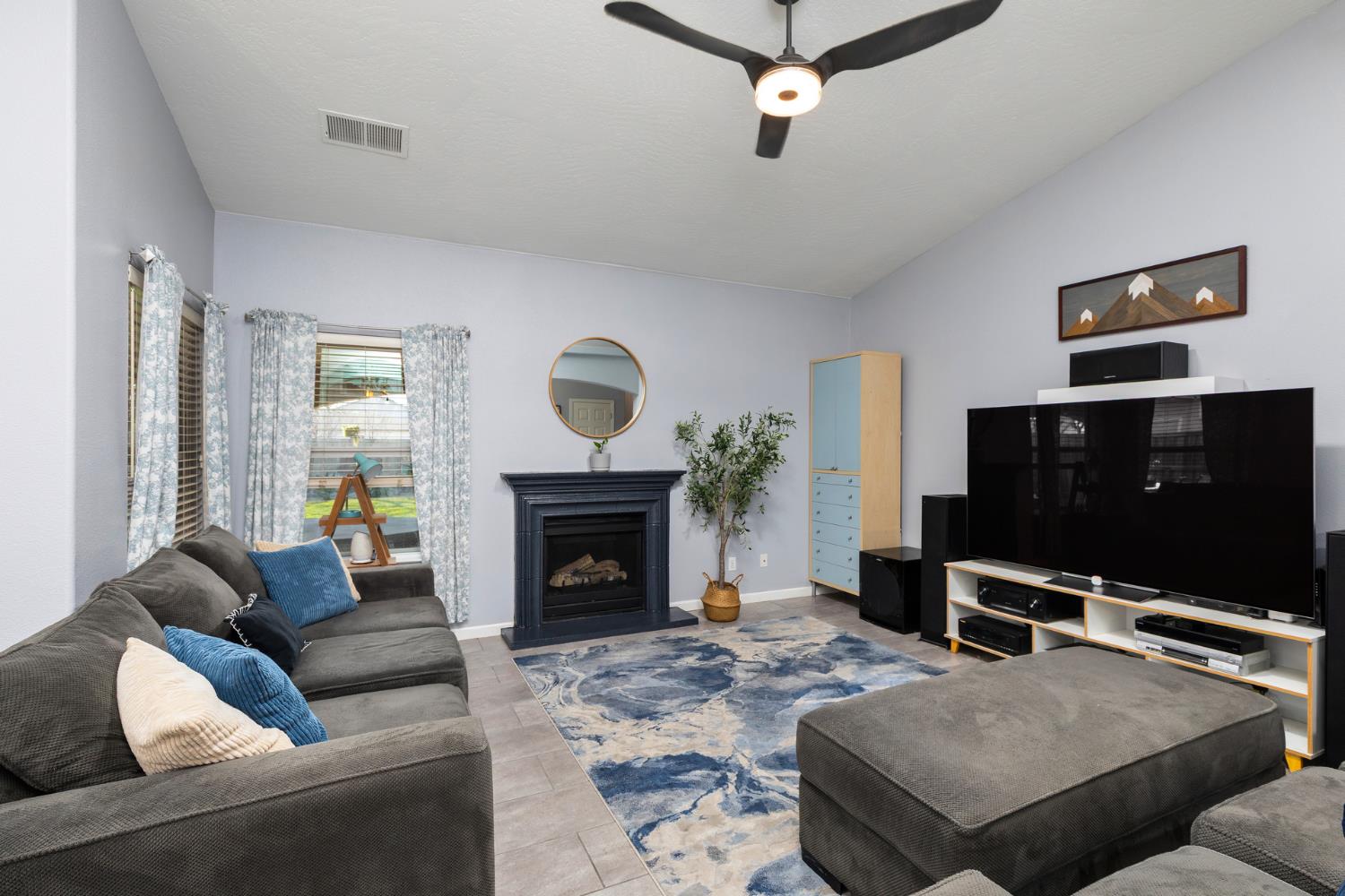 553 Venice Ave, Dinuba, CA 93618