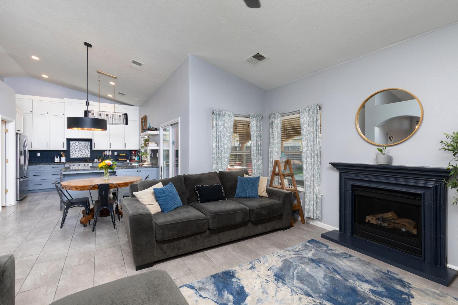 553 Venice Ave, Dinuba, CA 93618