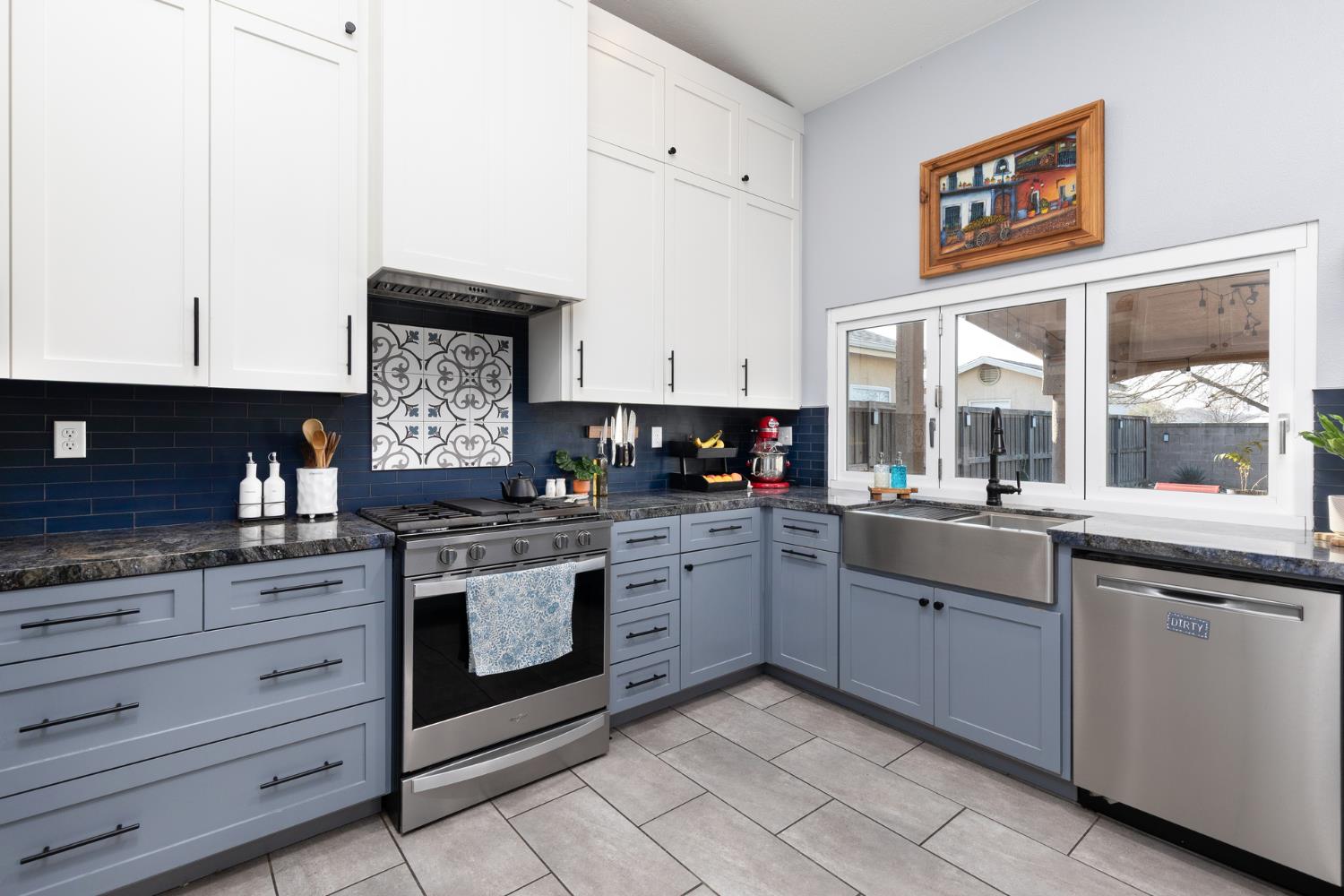 553 Venice Ave, Dinuba, CA 93618