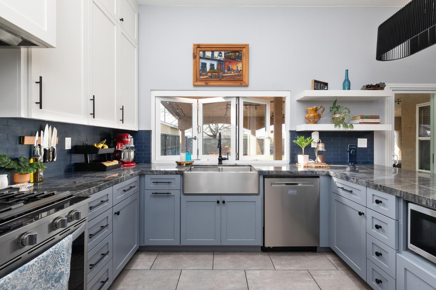 553 Venice Ave, Dinuba, CA 93618