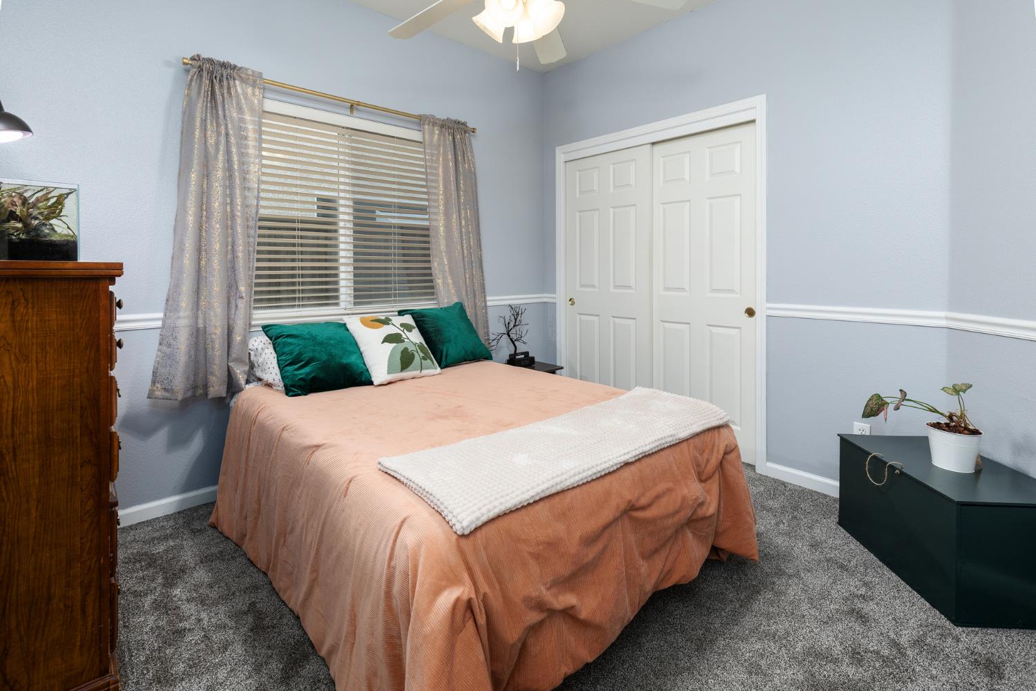 553 Venice Ave, Dinuba, CA 93618