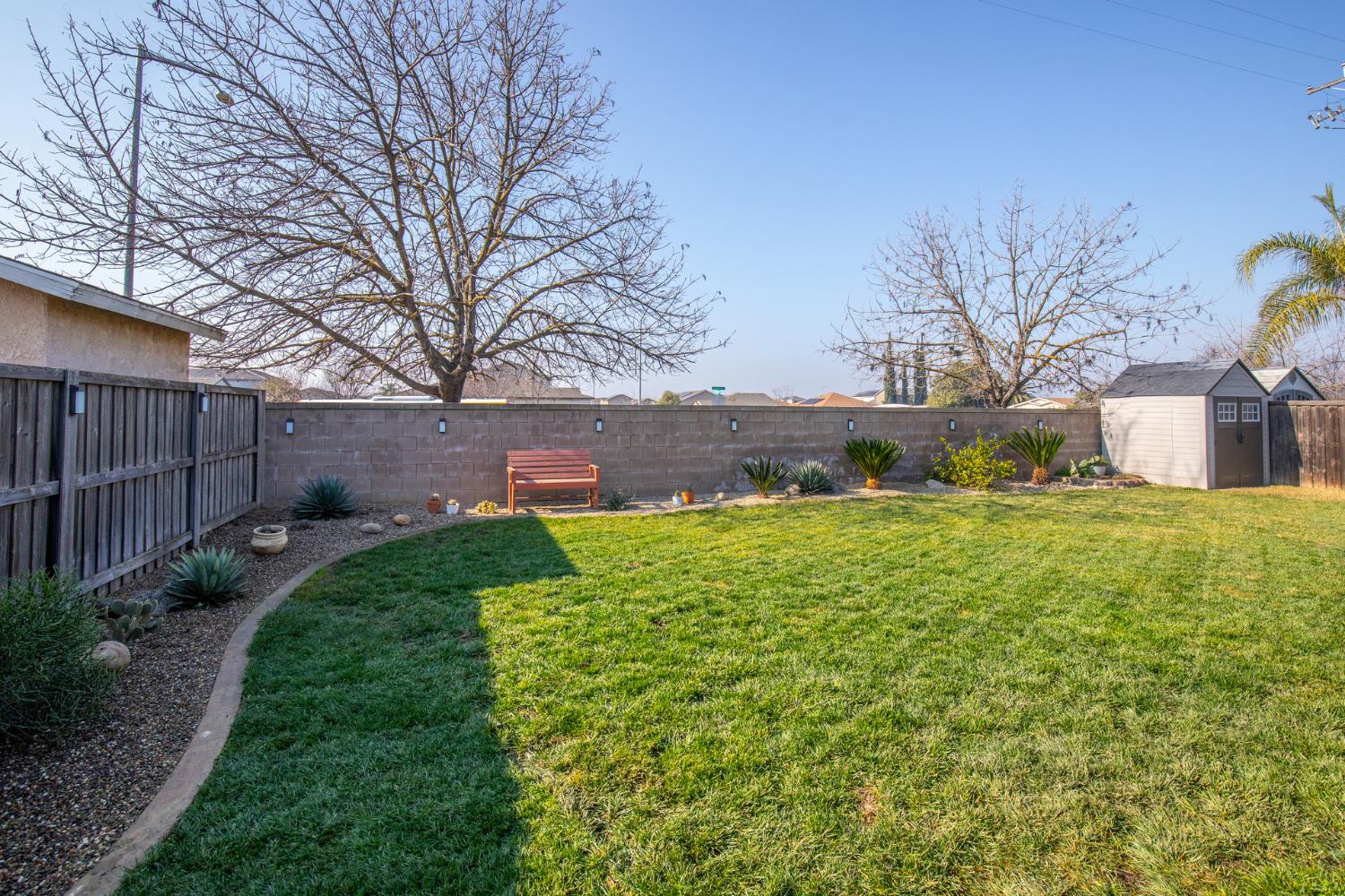 553 Venice Ave, Dinuba, CA 93618