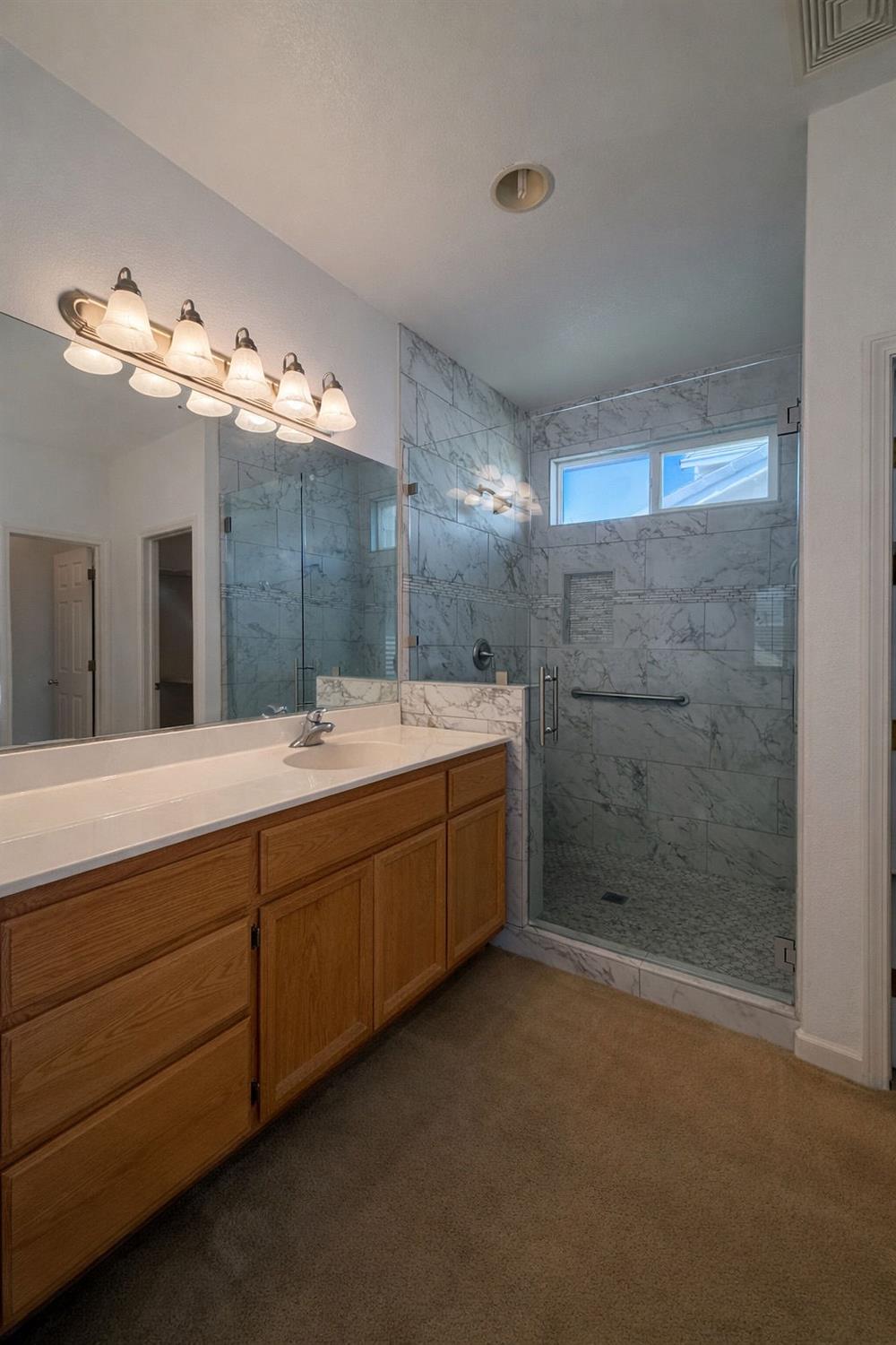 924 Stanford Ave, Madera, CA 93637