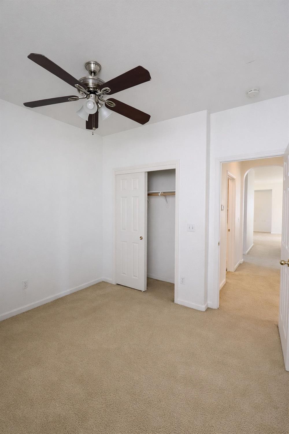 924 Stanford Ave, Madera, CA 93637