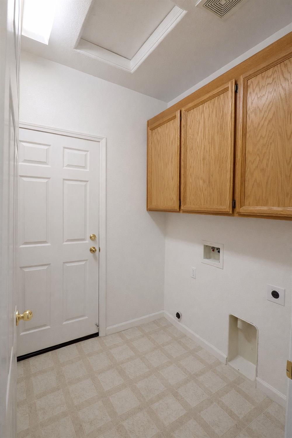 924 Stanford Ave, Madera, CA 93637