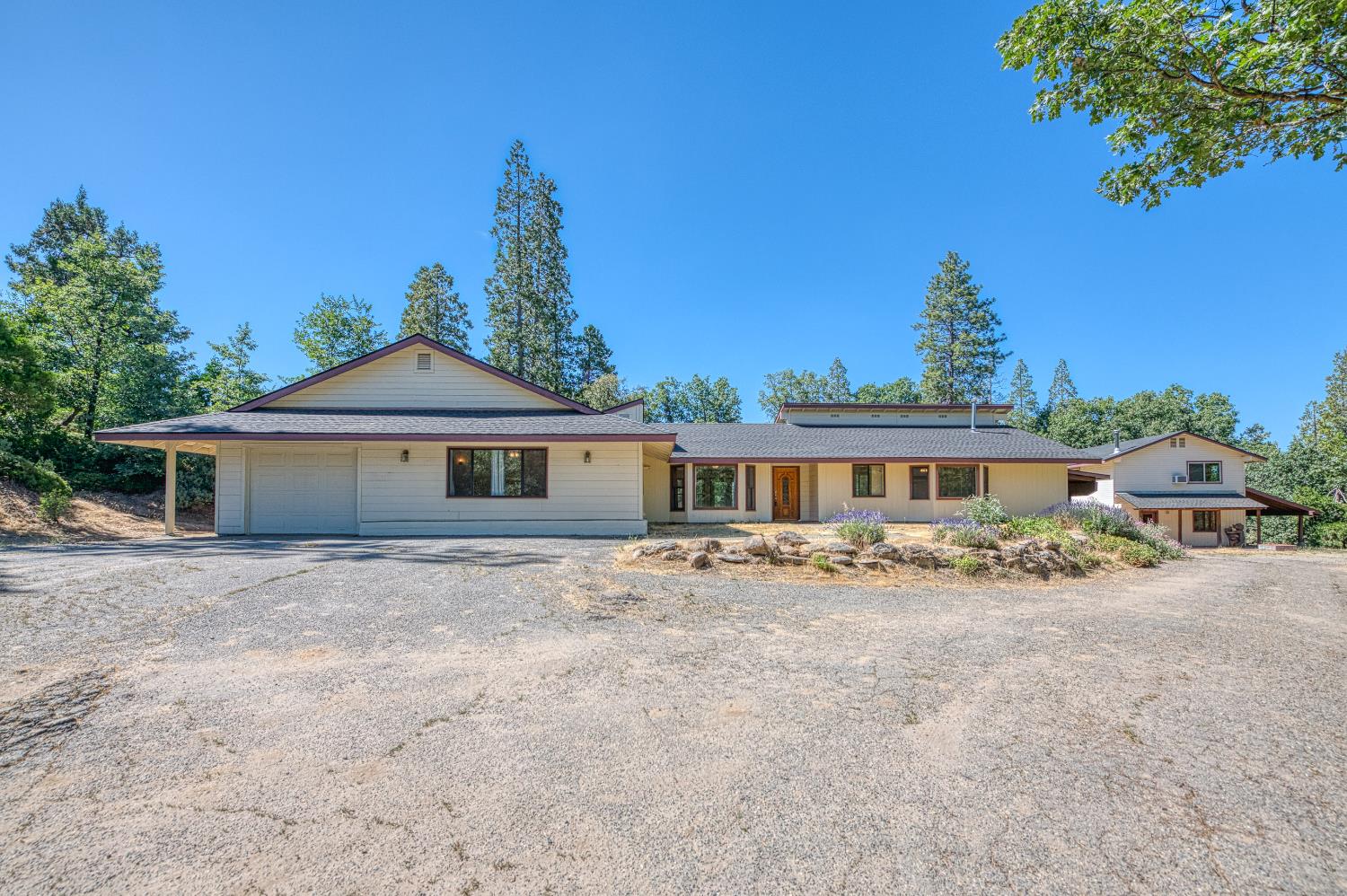 39000 Corlew Ln, Auberry, CA 93602