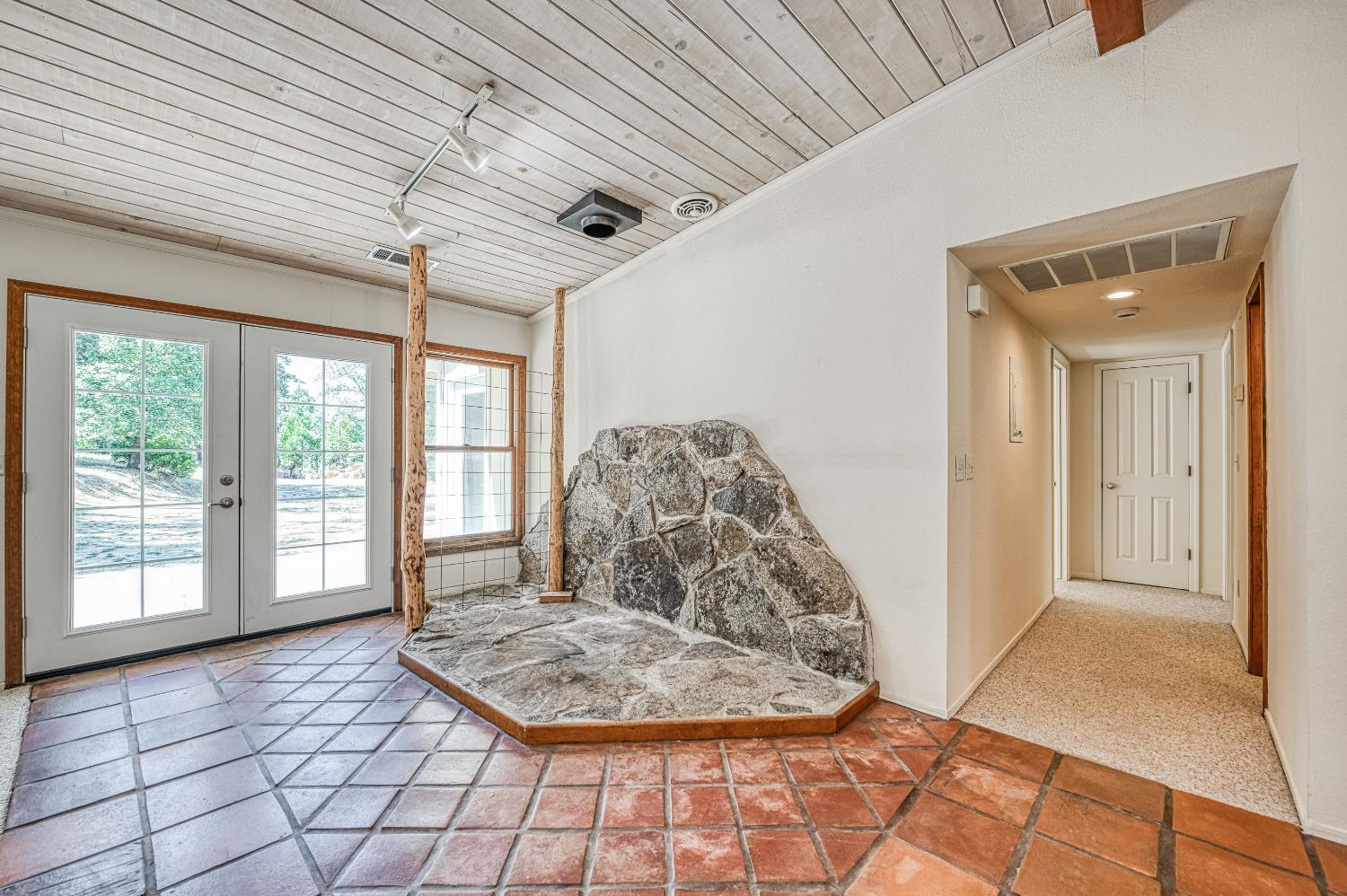 39000 Corlew Ln, Auberry, CA 93602