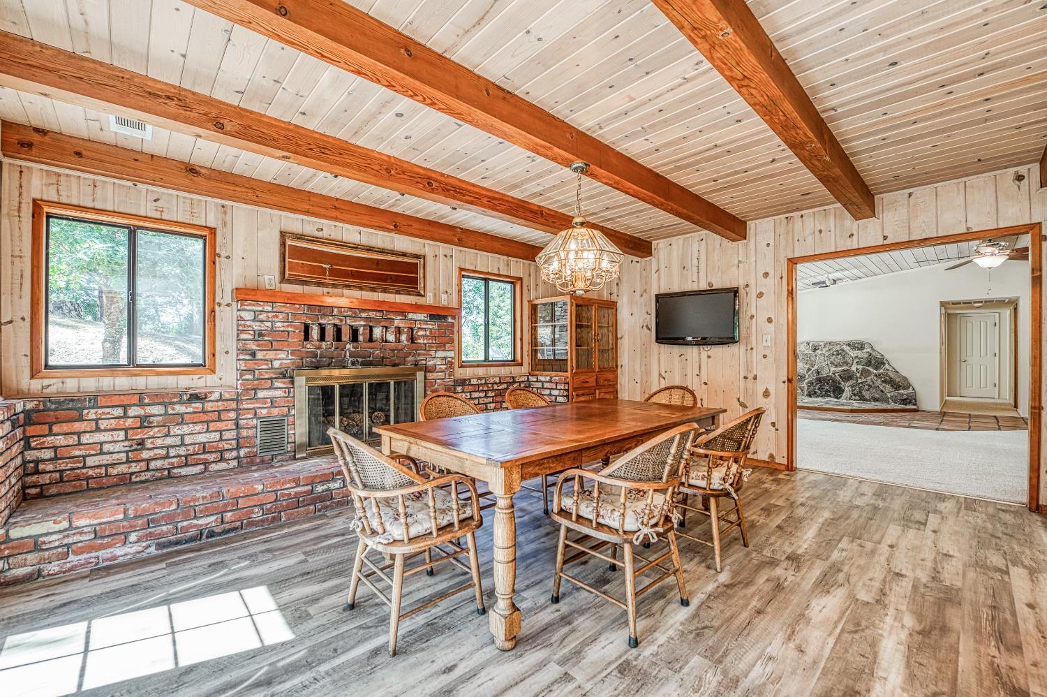 39000 Corlew Ln, Auberry, CA 93602