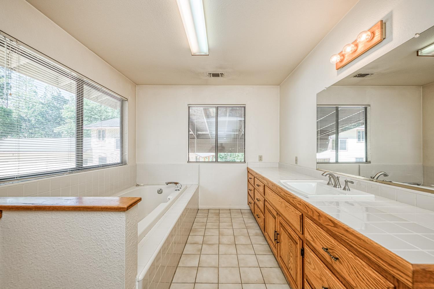 39000 Corlew Ln, Auberry, CA 93602