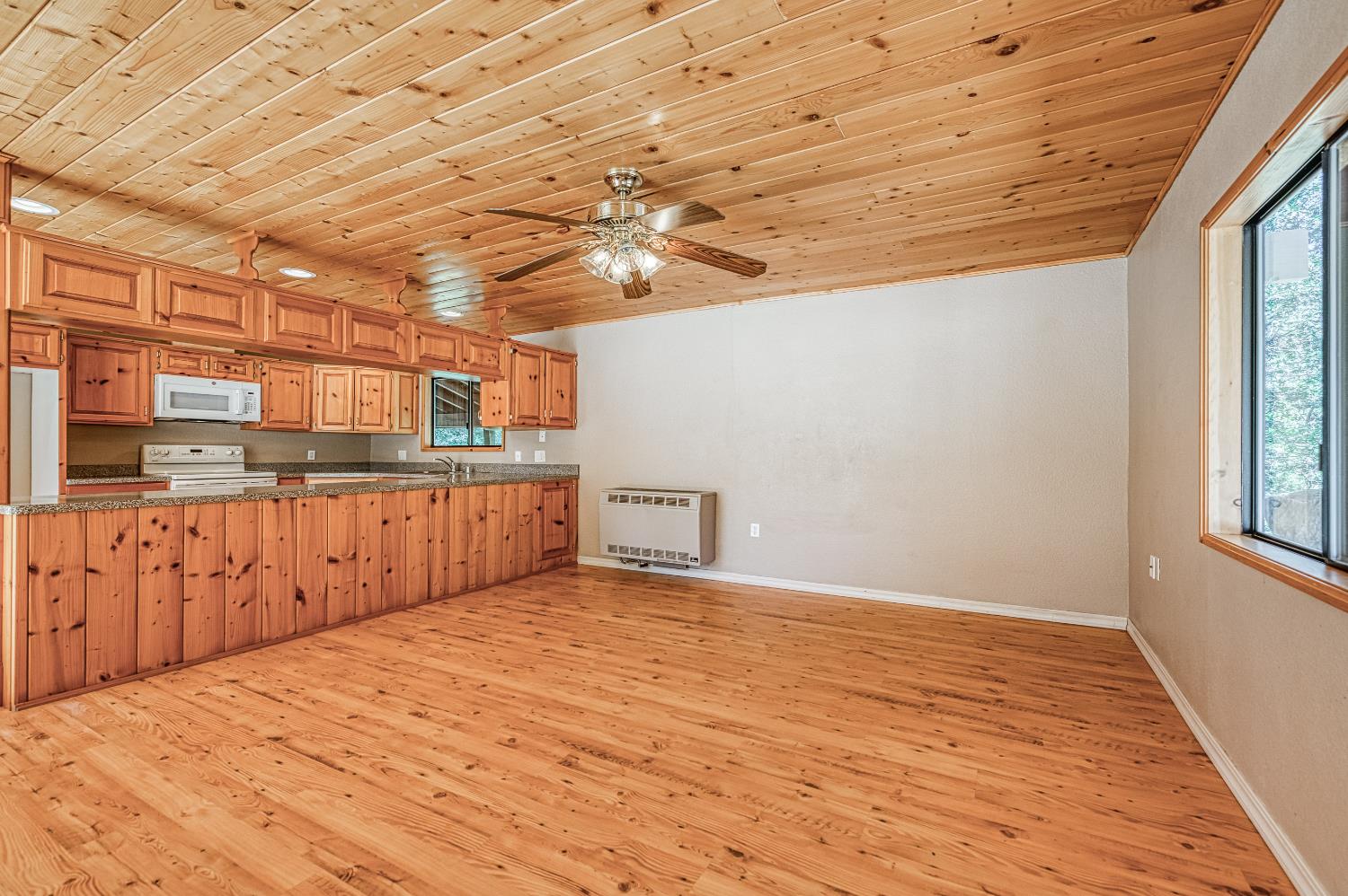 39000 Corlew Ln, Auberry, CA 93602