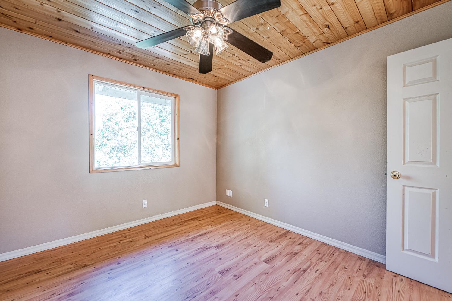 39000 Corlew Ln, Auberry, CA 93602