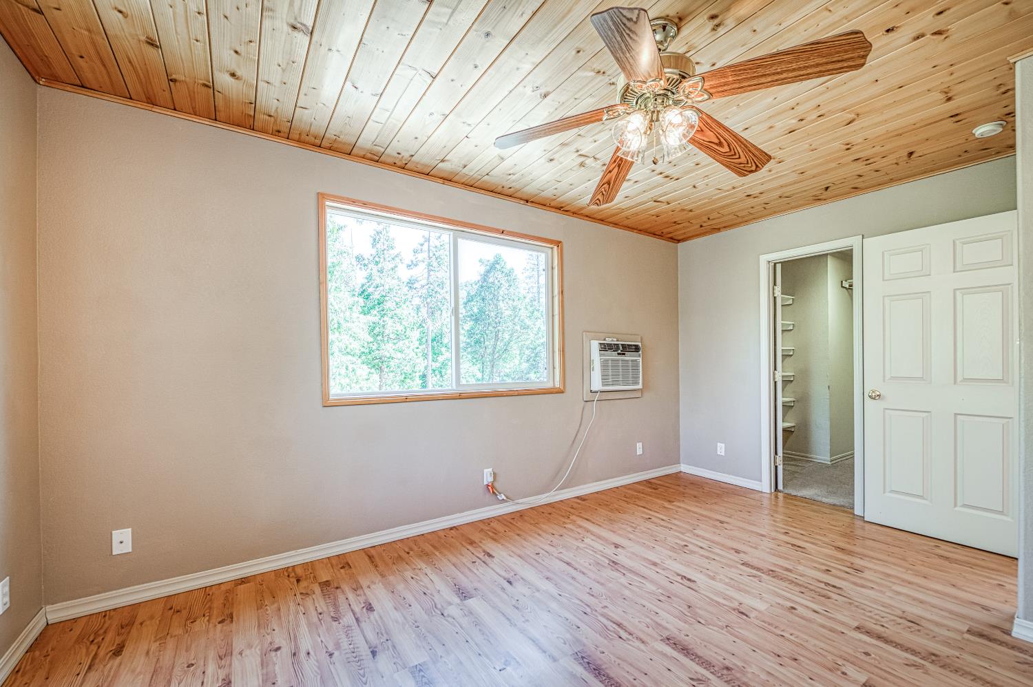 39000 Corlew Ln, Auberry, CA 93602