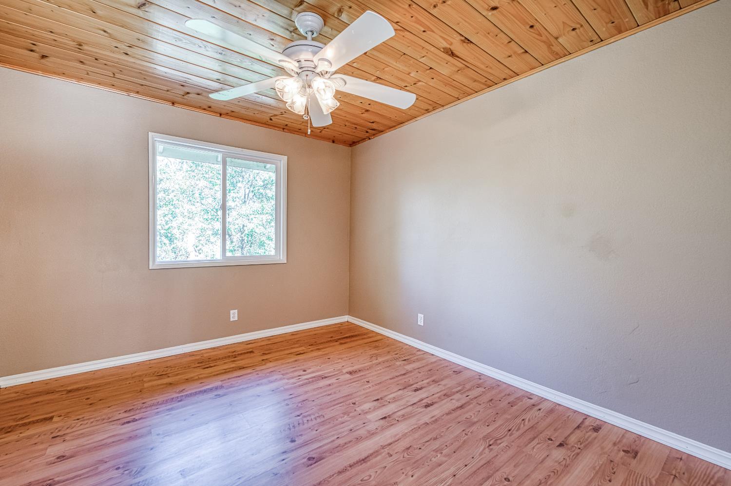 39000 Corlew Ln, Auberry, CA 93602