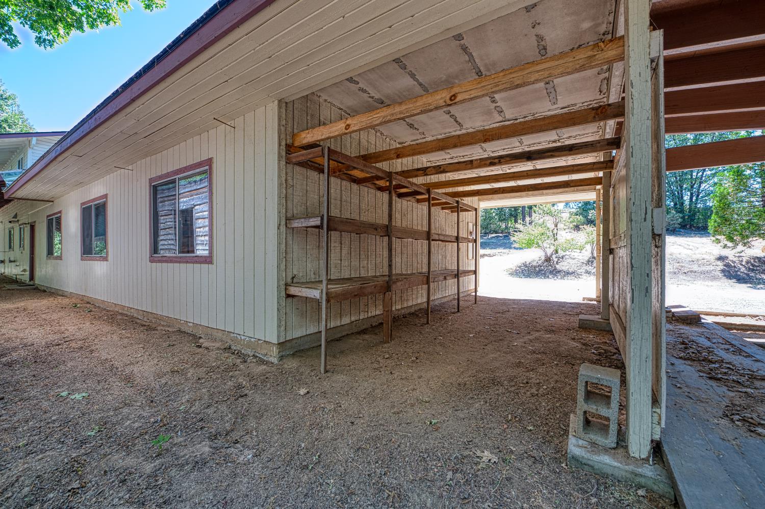 39000 Corlew Ln, Auberry, CA 93602
