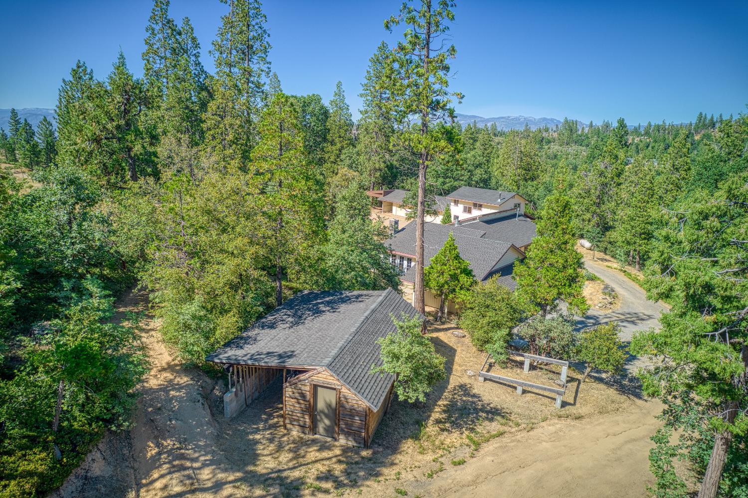 39000 Corlew Ln, Auberry, CA 93602