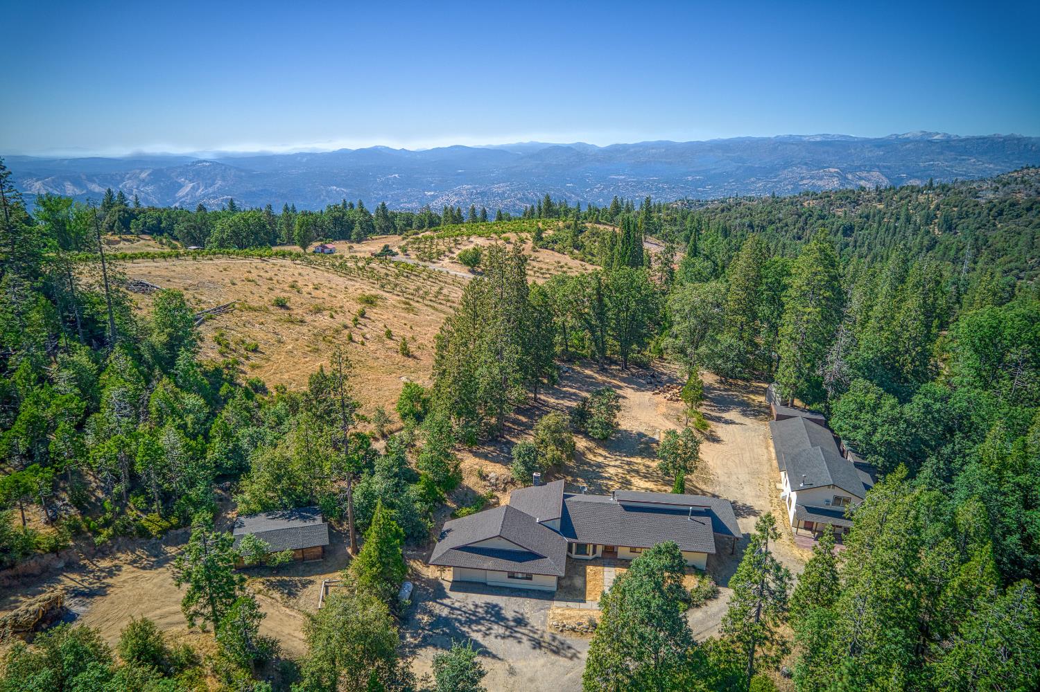 39000 Corlew Ln, Auberry, CA 93602