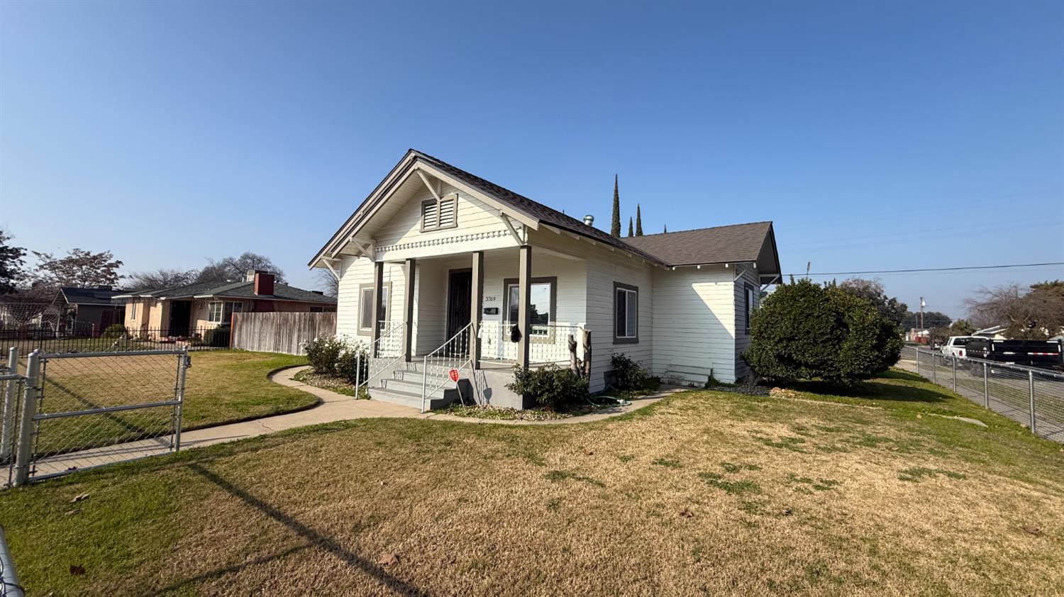 3769 E McKenzie Ave, Fresno, CA 93702