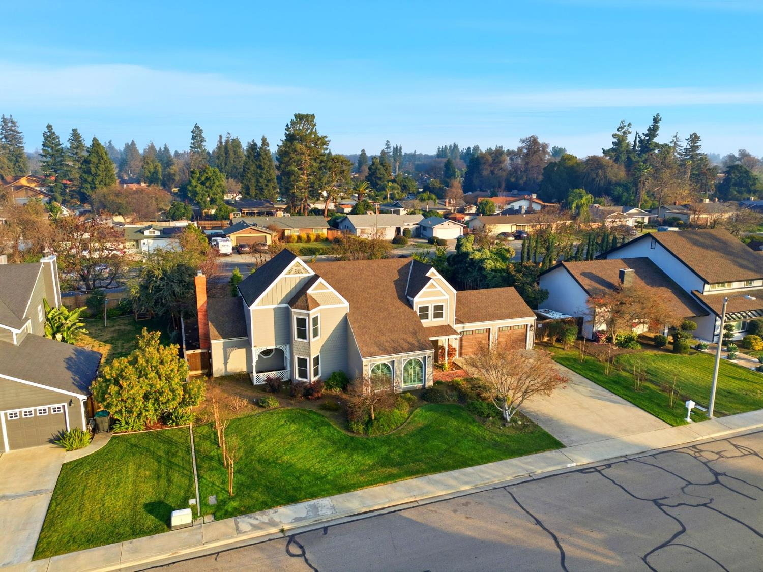 414 N Fulgham St, Visalia, CA 93291