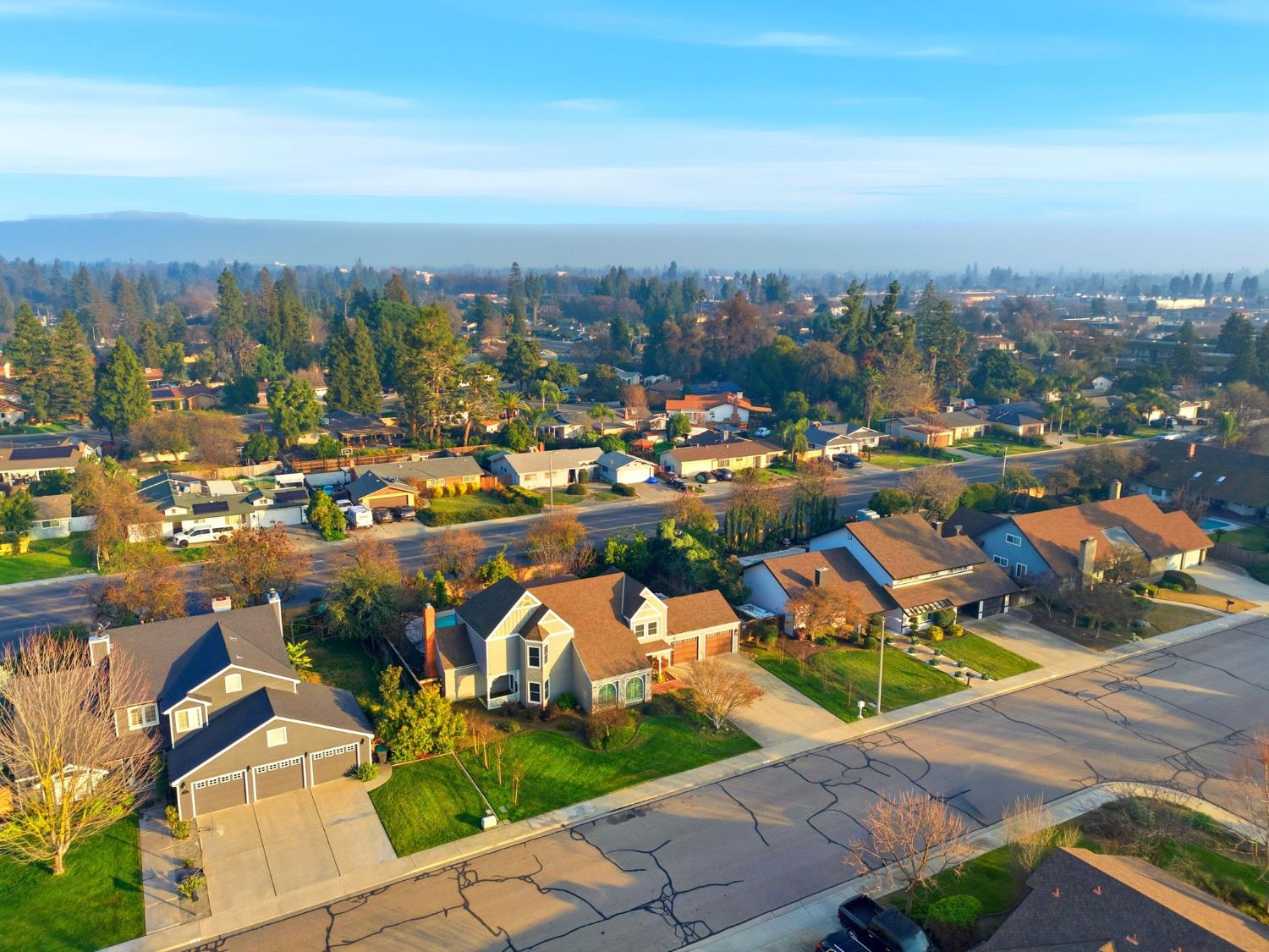 414 N Fulgham St, Visalia, CA 93291