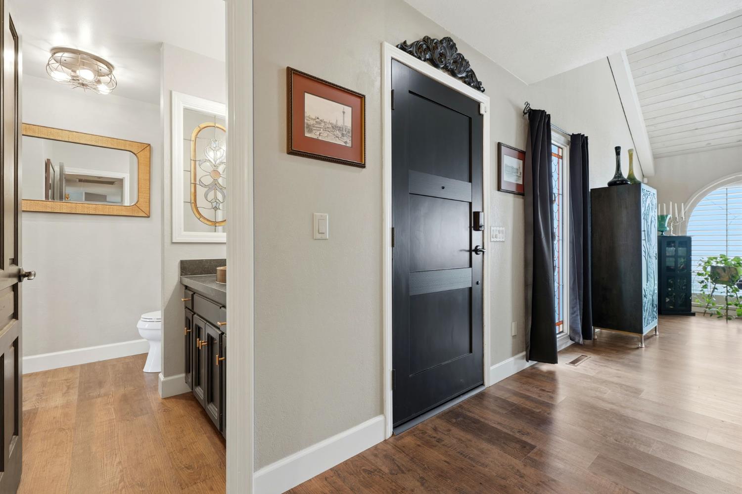 414 N Fulgham St, Visalia, CA 93291