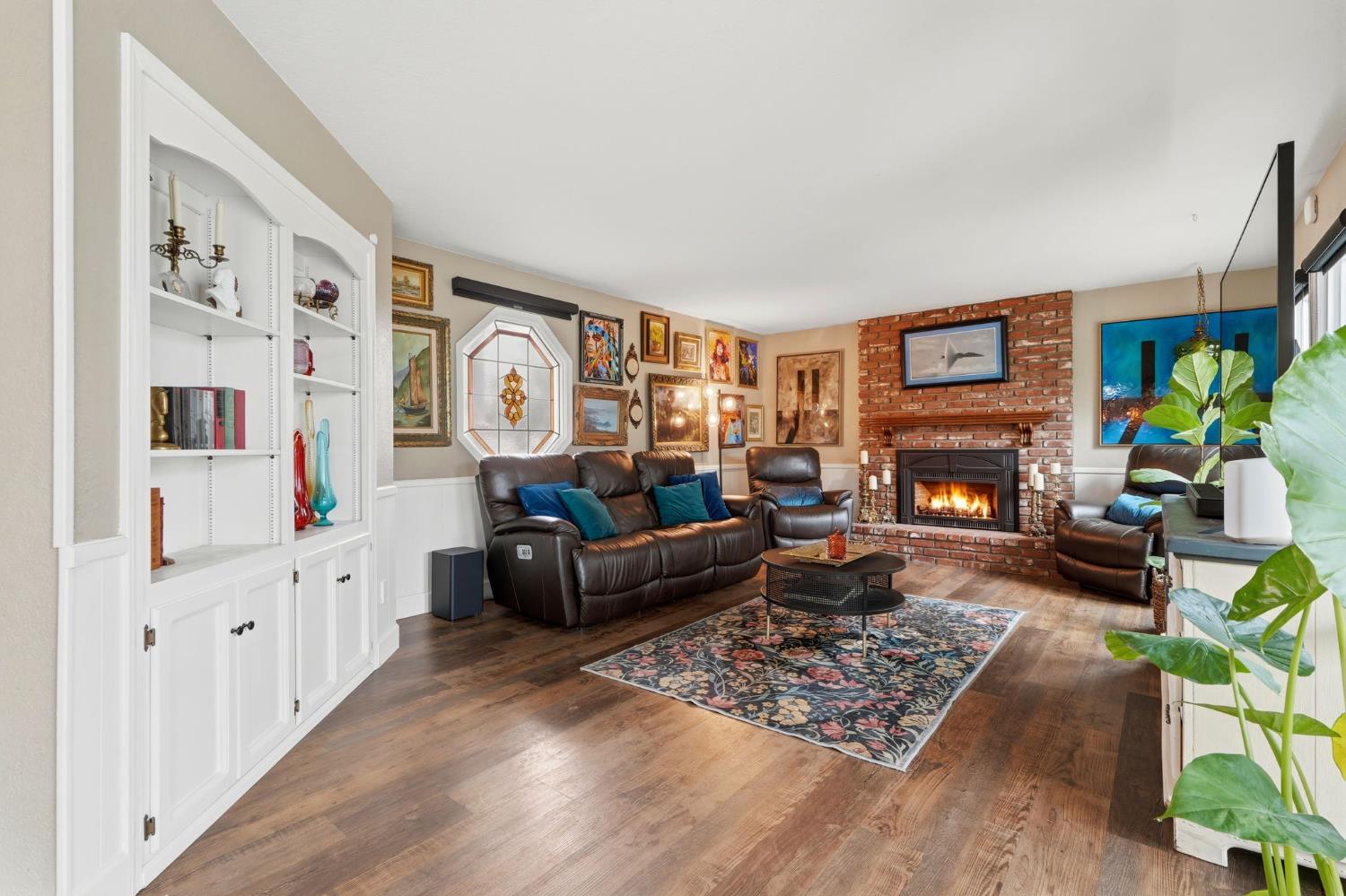 414 N Fulgham St, Visalia, CA 93291