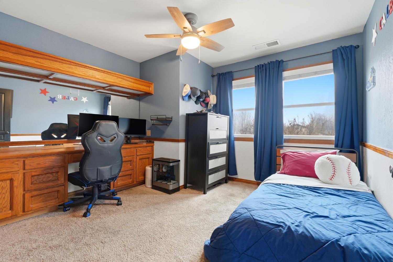 414 N Fulgham St, Visalia, CA 93291