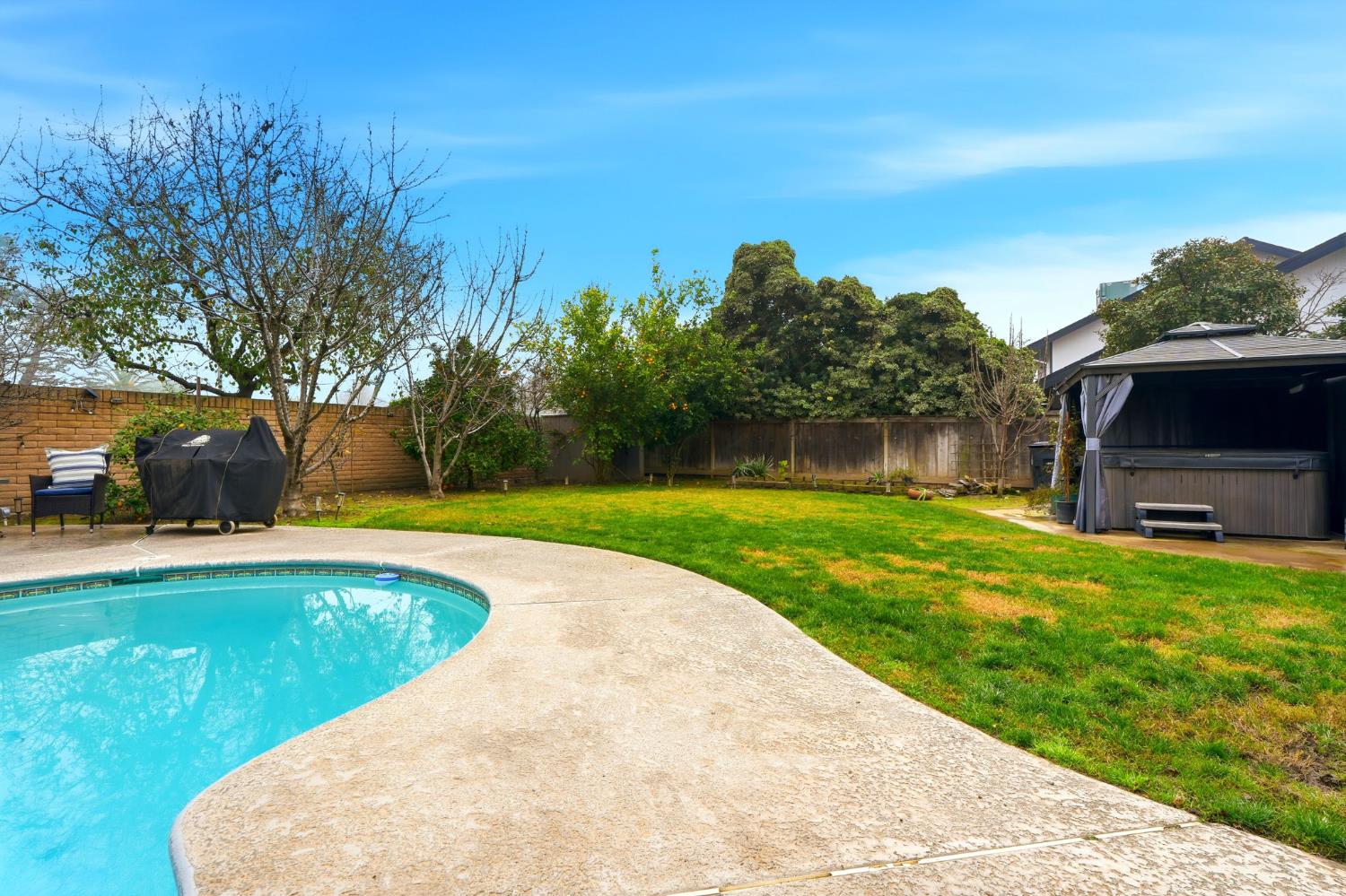 414 N Fulgham St, Visalia, CA 93291