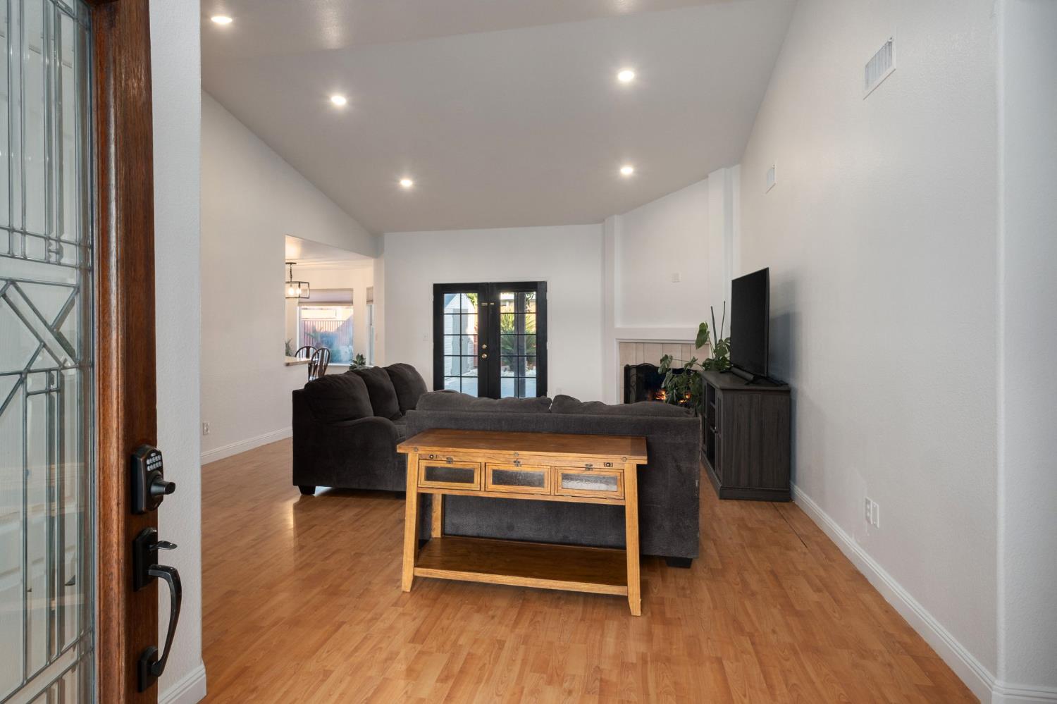 372 Lily Ave, Sanger, CA 93657