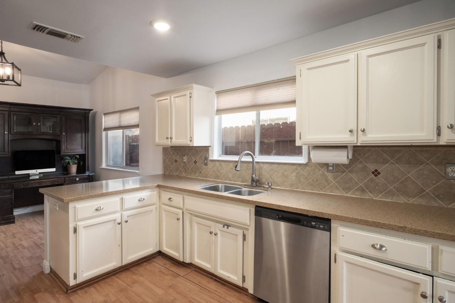 372 Lily Ave, Sanger, CA 93657