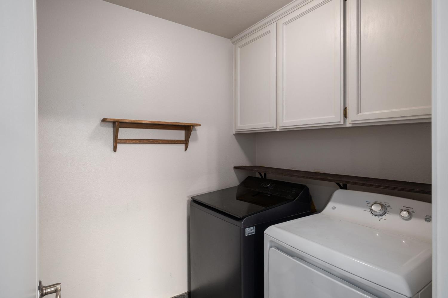 372 Lily Ave, Sanger, CA 93657