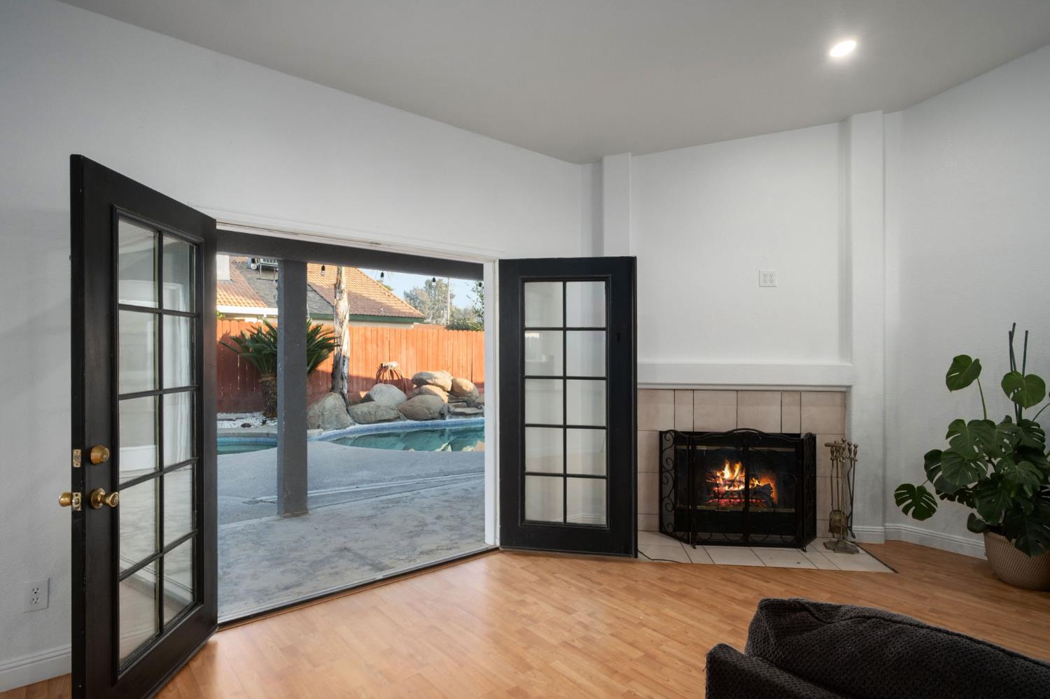 372 Lily Ave, Sanger, CA 93657