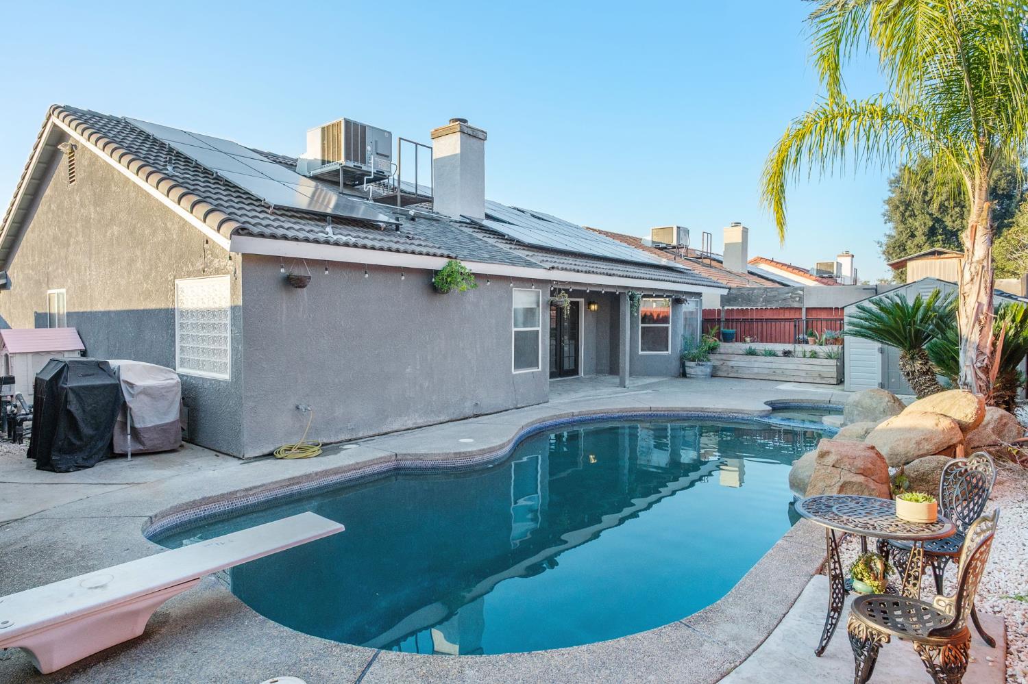 372 Lily Ave, Sanger, CA 93657