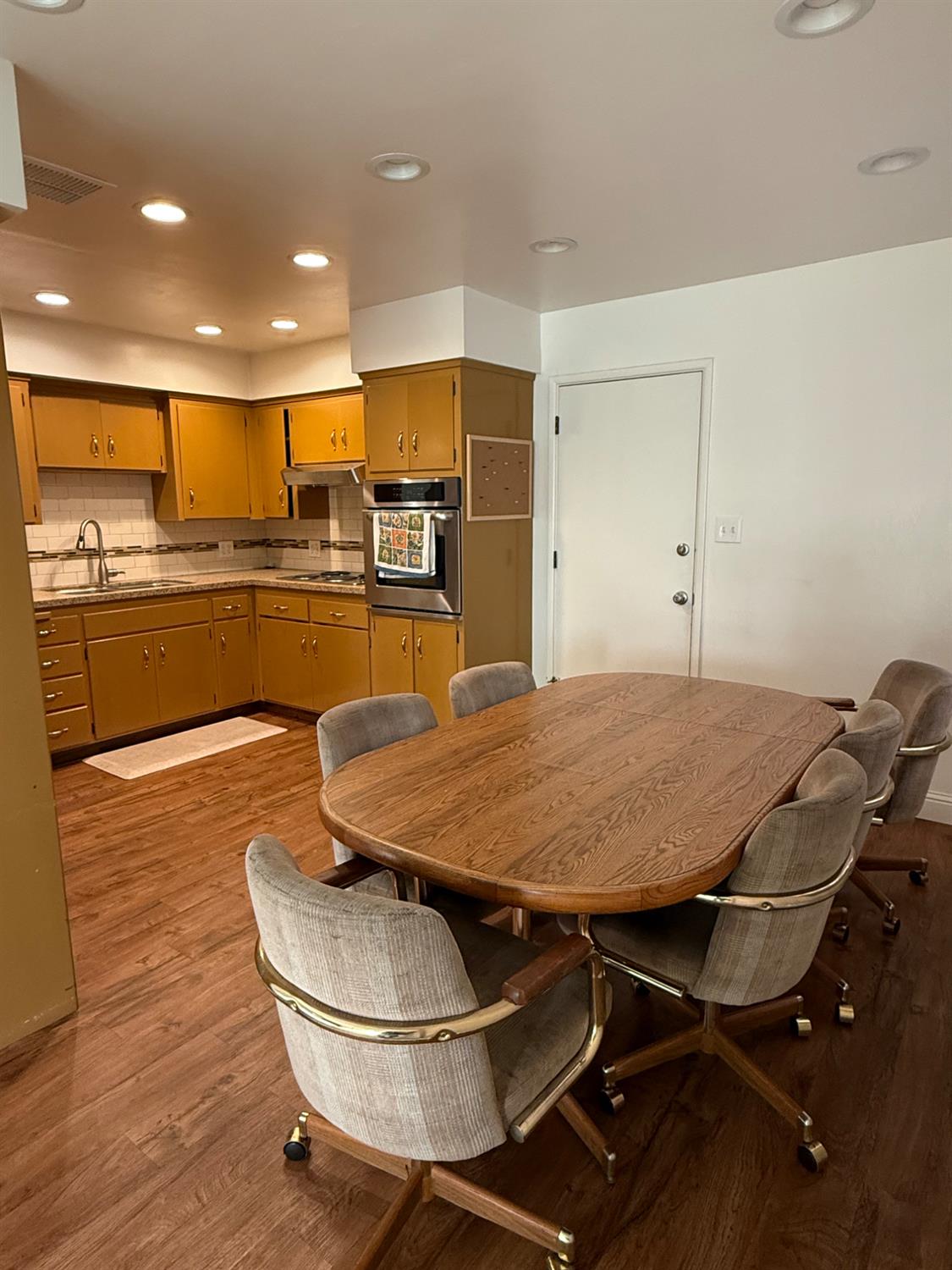 2825 N Hulbert Ave, Fresno, CA 93705