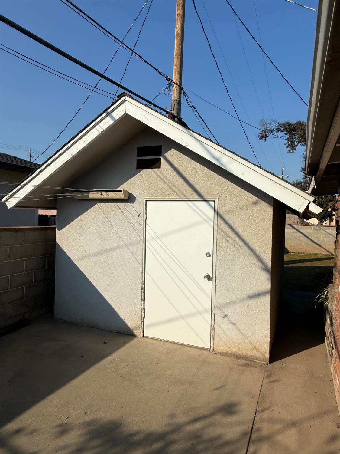 2825 N Hulbert Ave, Fresno, CA 93705