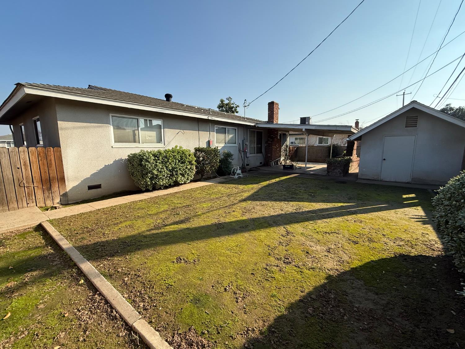 2825 N Hulbert Ave, Fresno, CA 93705