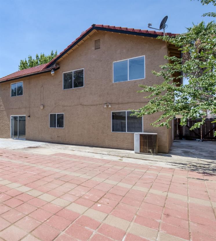 3340 N Dante Ave, Fresno, CA 93722